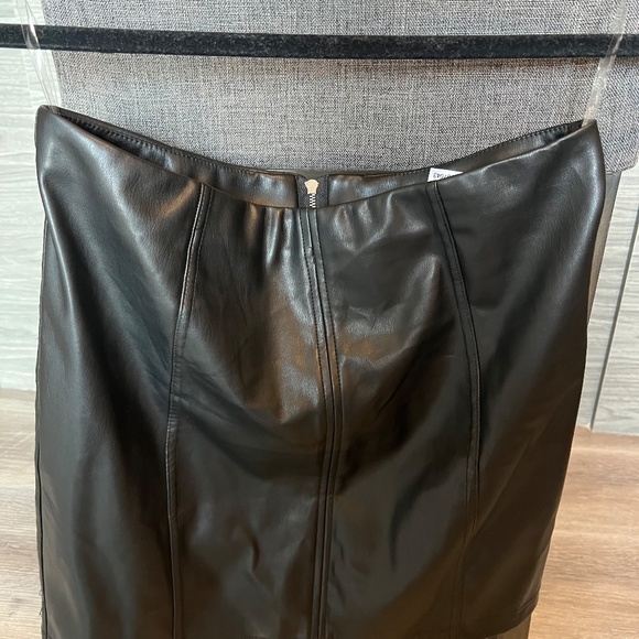 Black Faux Leather Skirt - Picture 4 of 6